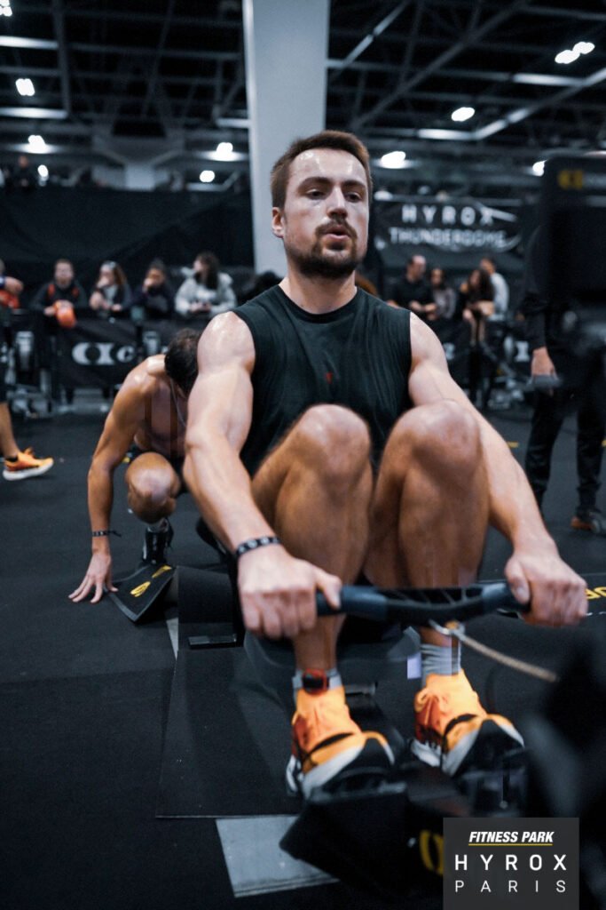éviter de prendre la poignée du rower avant d'avoir bien attaché ses pieds