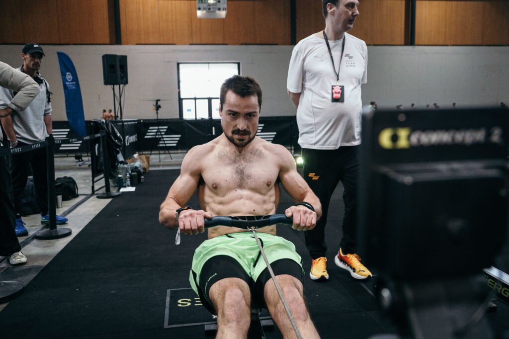 Quand l'Hyrox de vient dur, je suis bien content de pas avoir à porté en plus toute ma transpi dans mon t-shirt